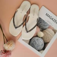 ราคา รองเท้าแตะ หูหนีบแต่งเพชร รองเท้าแฟชั่น (9143015793)