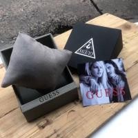 ราคา Guess รุ่นใหม่ดาวิ สายโซ่สุดหรูงานดี แถมฟรีกล่องหมอน ผ้าเช็ด เซ็ทเวลา (19004587233)