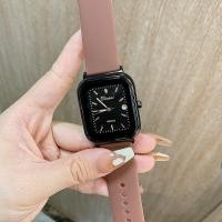 ราคา DIMINI นาฬิกาควอตซ์หน้าปัดขนาดใหญ่สำหรับผู้หญิงทรงสี่เหลี่ยมสายคล้องไวนิลนาฬิกาผู้หญิงวันที่77068ใหม่ (19533925496)