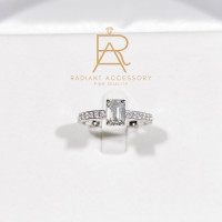 ราคา แหวนเงินแท้ ชุบทองคำขาว ฝังเพชร Moissanite Emerald cut 1กะรัต และบ่าข้าง (20586170717)