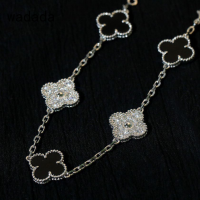 ราคา เกรดสูงสุด สร้อยข้อมือเพชรประดับพลอยสีดำโอนิกซ์และส่องประกายระยิบระยับกำไลข้อมือแบบใบโคลเวอร์สี่ใบสร้อยข้อมือโซ่ลายดอกไม้นำโชค18K ชุบทองคำขาวบนเงินสเตอร์ลิง925 (17264594023)