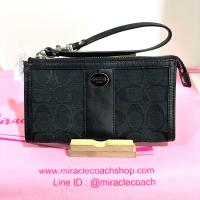 ราคา กระเป๋าสตางค์ COACH แท้ ผ้าลาย Signature สายคล้องมือหนัง ใส่โทรศัพท์ได้ ช่องเยอะ Coach 48625 Legacy Signature Zippy Wallet Black (20300135612)