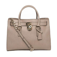 ราคา กระเป๋าถือ Michael Kors แท้ หนังแท้ หนังฟอกแบบกันรอยขีดข่วน ทรงสวยคลาสสิค ใบใหญ่ มีสายยาว วางตั้งได้ Michael Kors 30F4GHMS7T Large Hamilton Saffiano Leather Satchel Dark Dune (7650856689)