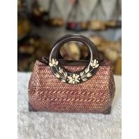 ราคา กระเป๋าสานกระจูดหูไม้แกะลาย หูไม้คละลาย 12 4 สูง 8 นิ้ว (20390292079)