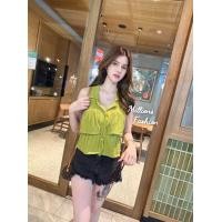 ราคา เสื้อครอป แขนกุดคอปกกระดุมทอง ระบายหน้า2ชั้น ผ้าท็อปฟี่ รอบอก32 36 (20529517267)