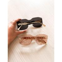 ราคา Fendi Fendigraphy Sunglasses FE40067U ของแท้ จาก Authorized dealer พร้อมการรับประกัน (20461532490)