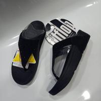ราคา รองเท้า FitFlop ผู้หญิงSize 36 40 กรุณาถามไซส์ ก่อนกดสั่งซื้อ อ่านก่อน งานปั้มบางล็อตปั้ม tittlop บางล็อต fitflop นะคะตัดรอบส่งแล้วไม่สามารถยกเลิก (15887430361)