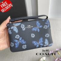 ราคา กระเป๋าสตางค์ คล้องมือ Coach Corner Zip Wristlet With Lovely Butterfly Print (18722196329)