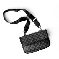 ราคา กระเป๋าสะพายข้าง crossbody bag แฟชั่นสี่เหลี่ยมขนาดเล็กน้ำหนังตาข่ายกระเป๋าสะพายถนนกลางแจ้งกระเป๋าบุ กระเป๋าผู้ชาย 20141 (20488756853)