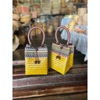 ราคา กระเป๋ากระจูด กระเป๋าสาน กระเป๋าถือ กระเป๋าออกงาน กระเป๋า จับจีบแต่งผ้าไหมแท้ สวยระเอียด (17754949003)