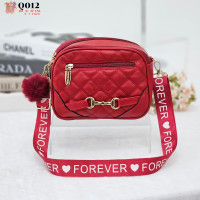 ราคา YNG กระเป๋าสะพายข้างทรงหมอน คาดเหล็กทอง สายสปอร์ตสีพาสเทล รุ่นQ012 (20615606536)