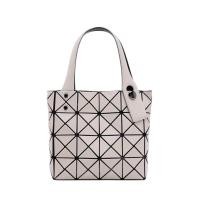 ราคา ขายด่วแท้100 bao bao issey miyake กระเป๋าถือ small 4x4 บล็อคกระเป๋า handbag miss bag กระเป๋าสะพายข้าง กระเป๋า tote (20621804047)