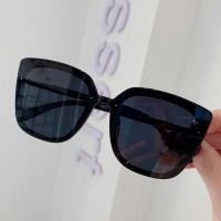 ราคา แว่นกันแดดสำหรับผู้หญิงแว่นกันแดดทรงสลิมมิ่งกรอบสี่เหลี่ยมทันสมัยใหม่ป้องกันรังสียูวีแว่นกันแดดแฟชั่นใบหน้าใหญ่ลดหุ่นลง (17176637981)