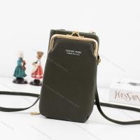 ราคา กระเป๋าสะพายข้าง Forever Young ทรงตั้ง หน้าหูหนีบ งานหนังลิ้นจี่อย่างดี HB515 (15001650512)