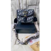 ราคา กระเป๋าสะพายข้าง ดิออร์ มินิ มีกล่อง กระเป๋า สะพายข้างของ ดิออร์ มินิ สีกรม มีสายผ้าสปอร์ต สายปรับความยาวได้ (20329637141)