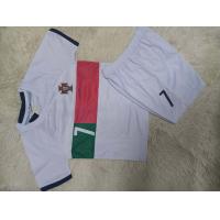 ราคา เสื้อกีฬาฟุตบอลแขนสั้น กางเกงสำหรับเด็ก ลายทีมชาติโปรตุเกส ลายชุดเยือนสีขาว สกรีนชื่อRonaldo เบอร์ 7ใหม่ล่าสุด เสื้อคุณภาพดีเนื้อผ้าหนา (20691866767)
