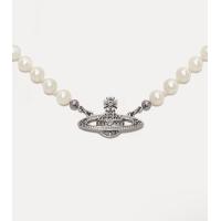 ราคา CLASSYQUE BKK PRE ORDER VIVIENNE WESTWOOD MINI BAS RELIEF PEARL CHOKER (19101036141)