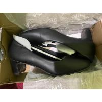 ราคา Bata รุ่น 751 6661 ไซร์38รองเท้าผู้หญิงคัทชู มือ2 สภาพดีมากใส่ตรั้งเดียวรีบปริญญา ส้นสูง นิ้ว รับปริญญา นักศึกษาแบบถูกระเบียบ รองเท้าใส่ทำงาน รองเท้าทางการ รองเท้าสีดำ รหัส 751 6661 (20183368030)