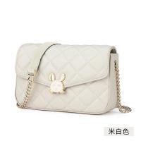 ราคา Playboy กระเป๋าผู้หญิงกระเป๋าทรงเหลี่ยมใบเล็กแบบใหม่กระเป๋าสะพายไหล่แมทช์ลุคง่ายสำหรับผู้หญิงกระเป๋าสะพายข้างกระเป๋าทรงกล่องสายโซ่ดูแพงสำหรับคนส่วนน้อย (17369434230)