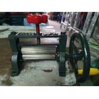 ราคา เครื่องบดปลาหมึก มือหมุน ขนาด5นิ้ว สแตนเลส ขนาดกลาง บดปลาหมึก (17309556519)