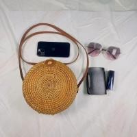 ราคา กระเป๋าทรงกลมใบเล็กสไตล์วินเทจกระเป๋าทรงสี่เหลี่ยมใบเล็กหวายสานแฮนด์เมดสำหรับฤดูใบไม้ร่วงกระเป๋าทรงขนมจีบฉลุลายทรงกลมสำหรับผู้หญิงสะพายไหล่สะพายข้างแบบสดใสน่ารัก (15915688860)