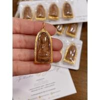 ราคา จี้พระรอด พระแท้จากวัดมหาวัน จ ลำพูน เลี่ยมกรอบ90 กรอบตัดลาย กันน้ำ สวยมากๆคะ (8637762764)