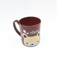 ราคา แก้วน้ำพลาสติก แก้ว แก้วพลาสติก แก้วน้ำ มีหูจับ ลายการ์ตูน เลือกสีได้ (20541373802)