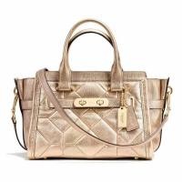 ราคา กระเป๋าถือ Coach แท้ รุ่นหรูที่สุด หนังแท้ Patchwork หนังนิ่ม มีสายยาว สีเมทัลลิค หายาก ไซส์กลาง มีหมุดที่ฐาน COACH 34547 SWAGGER 27 IN METALLIC PATCHWORK LEATHER BAG (1555374954)