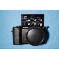 ราคา Sony A5100 ตัวกล้อง กล้องคอมแพค α5100 การเชื่อมต่อแบบ Wi Fi และ NFC ทำให้คุณสามารถถ่ายโอนภาพถ่ายหรือภาพยนตร์ ไปยังสมาร์ทโฟนหรือแท็บเล็ต Android เป็นเรื่องง่าย โดยไม่ต้องตั้งค่าซับซ้อน (12475821755)