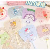 ราคา พัด ลายการ์ตูน พัดพลาสติก ขนาดใหญ่ แบบพกพา ลายการ์ตูนน่ารัก พัดมือจับ พัดคลายร้อน ของขวัญ ของชำร่วย แฟชั่นฤดูร้อน (18040611176)