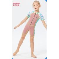 ราคา แถมหมวก ชุดว่ายน้ำเด็กควบคุมอุณหภูมิ ซิปหน้า ใส่ง่าย แขนขาสั้น กันหนาว Swimsuit แถมหมวกและของเล่นใต้น้ำ (13557831266)