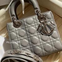 ราคา แท้100 LadyDior Small ABC กระเป๋าเลดี้ดิออร์มาพร้อมสายหนังและฟรีพิน3ตัว (20524548542)