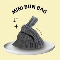 ราคา Wyllabrand กระเป๋าผ้าพลีท Mini Bun (14830726496)