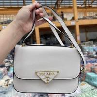 ราคา กระเป่าแฟชั่นPRADA สวยแบบตะโก๊น กระเป๋าสะพาน สีดำ ขาว ขนาด 7x22x15ซม สะพานข้างแบบเก๋ๆๆดูแพง สาวๆๆต้องมีแล้ว (20487568159)