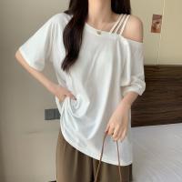 ราคา Lune Grace 2430 เสื้อยืดแขนสั้นทรงใหญ่ คอเสื้อตัดเป็นสาย คอกว้างเปิดไหล่ แต่งสายโซ่ แฟชั่นเกาหลี (20007778048)