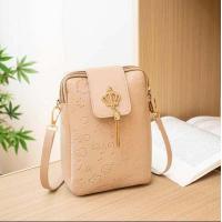 ราคา CQ Shop กระเป๋าสะพายผู้หญิง ห้อยมงกุฎ แนวตั้ง ใส่โทรศัพท์ได้ ลายน่ารัก สไตล์เกาหลี (19684542204)