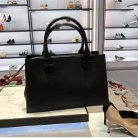 ราคา กระเป๋าสะพายข้าง charles and keith 12 นิ้ว (7498480051)