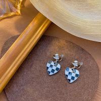 ราคา ต่างหูหนีบ สวยหรู ออร่าจับ ไม่ต้องเจาะหู ต่างหูเด็กมัธยม วัยรุ่นแฟชั่น (20525711698)