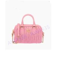 ราคา กระเป๋าถือใบน่ารักจาก miu miu (19949874083)