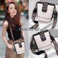 ราคา ส่งเร็วพิเศษ พร้อมส่ง B222 กระเป๋าสะพายข้างผู้หญิง กระเป๋าแฟชั่น B222 (7654778290)