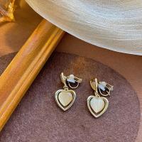 ราคา ต่างหูหนีบ สวยหรู ออร่าจับ ไม่ต้องเจาะหู ต่างหูเด็กมัธยม วัยรุ่นแฟชั่น (20525711699)