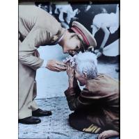 ราคา ภาพโปสเตอร์ ในหลวง ร 9และคุณยายที่นั่งรอรับเสด็จ ขนาดภาพ 15 21 นิ้ว (11831748146)