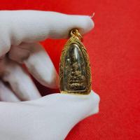 ราคา จี้พระรอด ลำพูน พิมพ์เล็ก เชื้อชินสนิมแดง กรุวัดมหาวัน เลี่ยมกรอบทองไมคร่อนอย่างดี จัดส่งทุกวัน (16917289398)