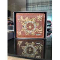 ราคา กระเป๋าใบสั้นผู้ชาย ลงอัคขระ สีน้ำตาล 1 ใบมีปลายทาง (16367527074)