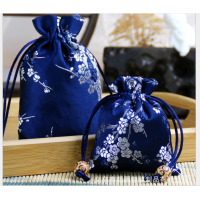 ราคา ถุงผ้าจีน ถุงผ้าปัก กระเป๋าสไตล์จีน ร้านไทยพร้อมส่ง ถุงผ้าไหมจีน ถุงผ้าลายจีน ถุงผ้าแบบสายรูด ถุงของชำร่วย ถุงสไตล์จีน (12267650192)