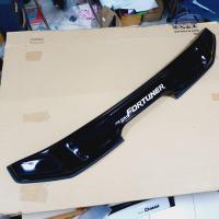 ราคา กันแมลง Toyota Fortuner สีดำทึบ ตัวใหญ่ เว้าช่องลม ใส่ปี 2005 2011 (12271775402)