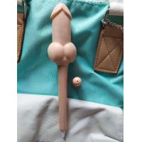 ราคา ปากกาแปลกๆปากกาลูกลื่น คุโรมิ ซิลิโคนนุ่มนิ่ม ของเล่นแกล้งเพื่อน ปากกาทะลึ่ง ของขวัญ ปากกา น่ารักๆ อุปกรณ์การเรียน พวงกุญแจ ยืดได้ (18169004760)