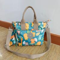 ราคา MONKEY KING กระเป๋าสะพายข้างแบบมีหูหิ้วผู้หญิง9นิ้วพวงกระเป๋าใบเล็ก ผ้ากันน้ำ มี3ช่องใส่ของมีซิปใน รุ่นAKB8847 (20639678252)