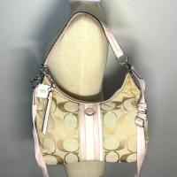 ราคา กระเป๋าถือ COACH แท้ ผ้าลาย Signature สายสั้นหนังแก้ว มีตำหนิ สายยาวผ้า ลดราคาขาดทุน Clearance Coach 21923 Signature Stripe Hobo Shoulder Bag Blush Clearance (20843141165)