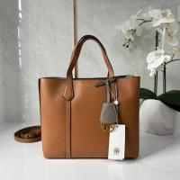 ราคา กระเป๋ามีของพร้อมส่ง PERRY SMALL TRIPLE COMPARTMENT TOTE BAG (20302933371)